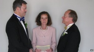 Mark Andrew (l) and Gene Robinson (r) are splitting up.