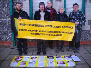 Protestors support 'EL' outside Canterbury Family Court