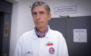 Professor Eric Caumes won't take an mRNA vaccine