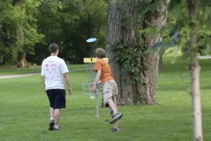Disc golf.jpg - Wikimedia Commons